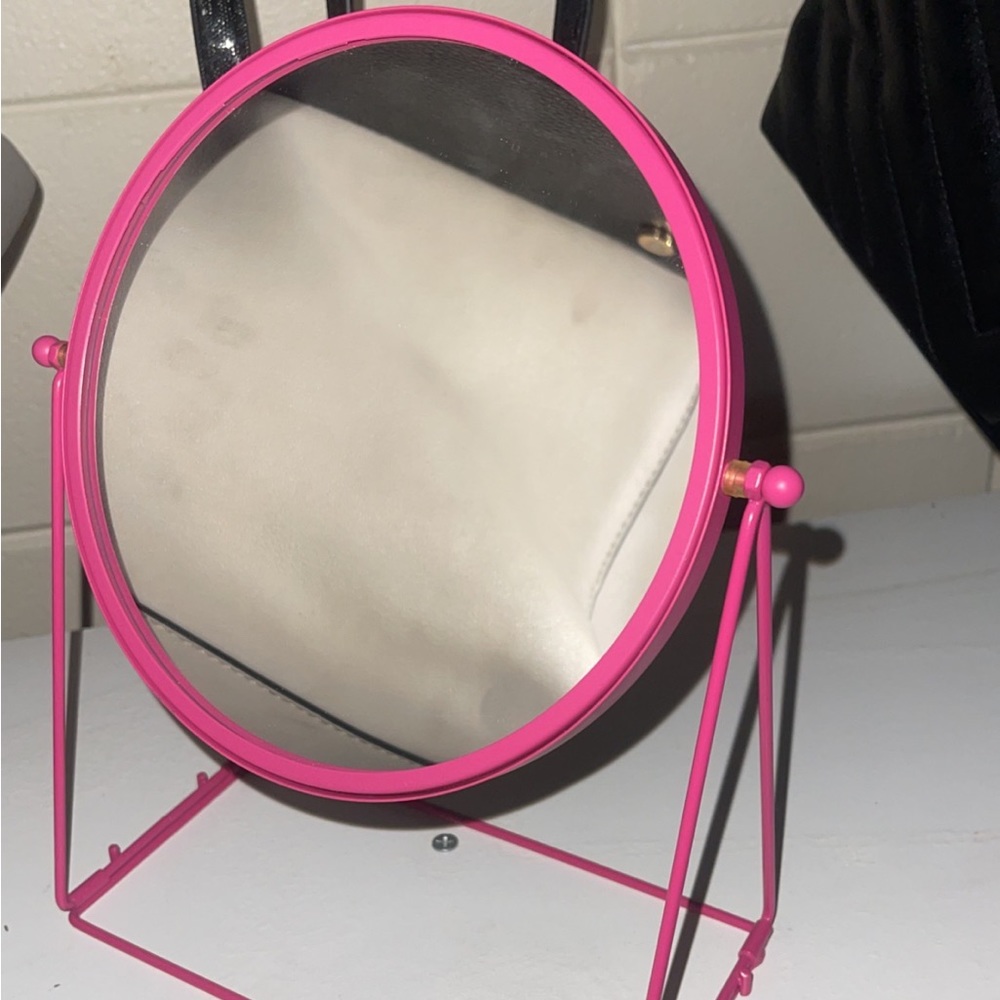 Makeup mirror